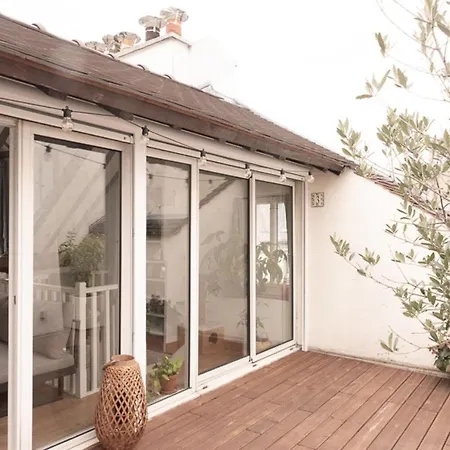 Nice 75m With Sunny Terrace